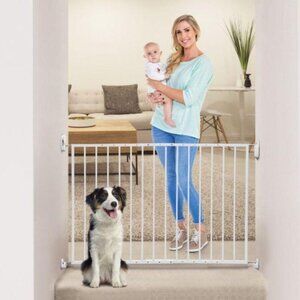 NEW Dreambaby Adjusta-Gate Arizona Adjustable Wall Mount Walk Through Baby Gate